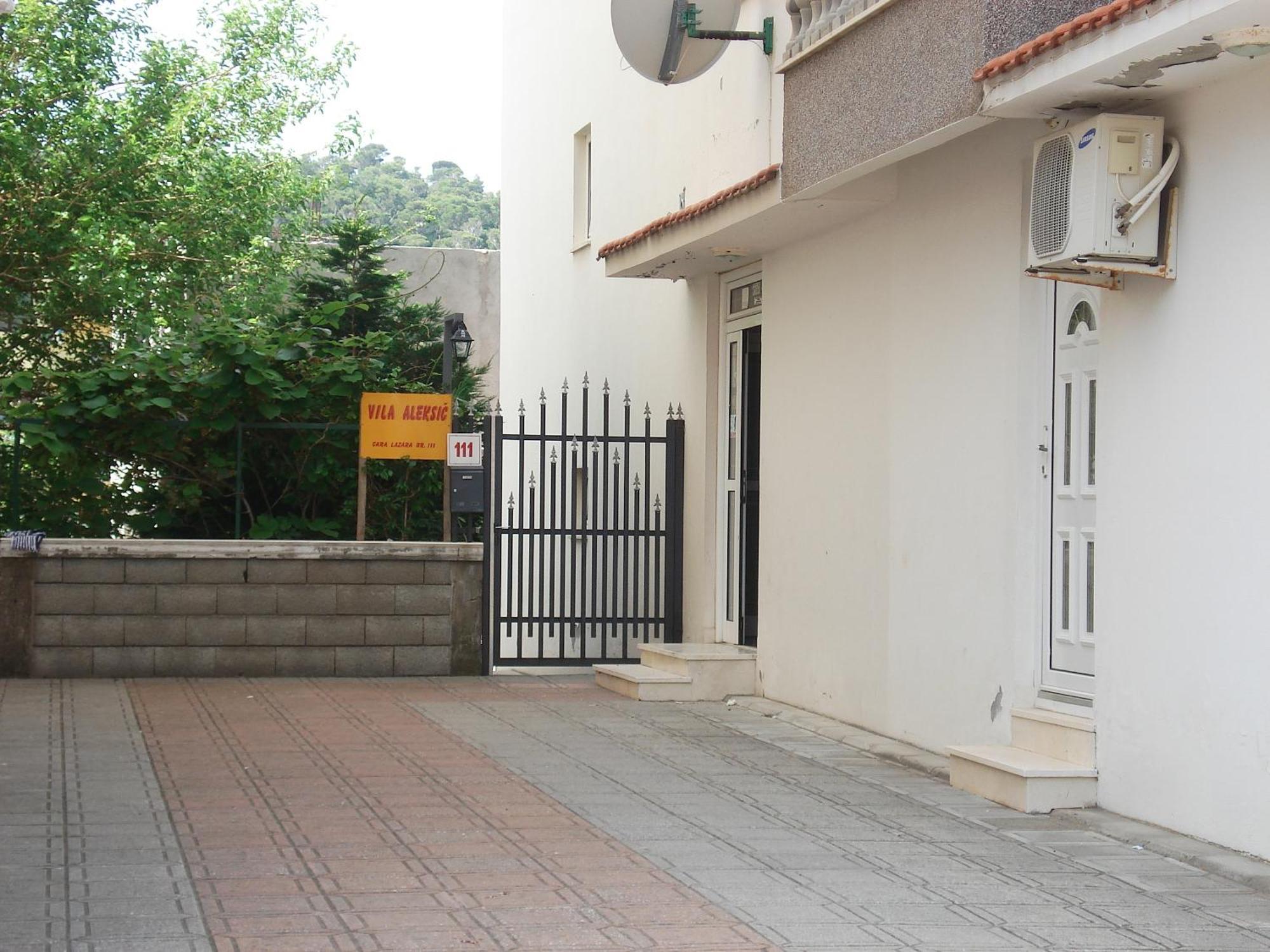 Apartments Aleksic Sutomore Exterior foto